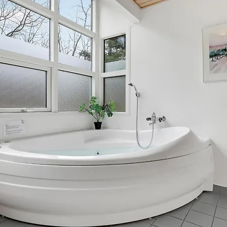 Stunning In With Kitchen