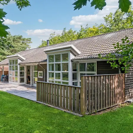 Stunning In With Kitchen * Hasle